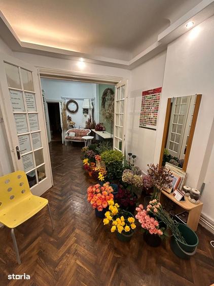 Apartament cu 3 camere semidecomandat în Eminescu
