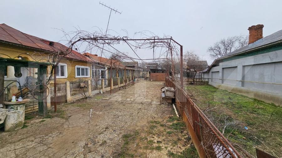 Casă individuală cu 5 camere cu Canalizare în Brădești