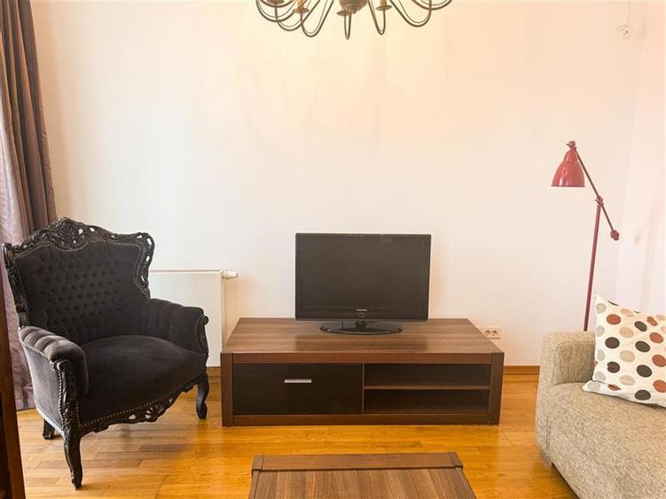 Apartament cu 3 camere decomandat, mobilat în Central
