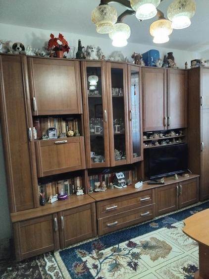 Apartament cu 3 camere semidecomandat în Exterior Vest