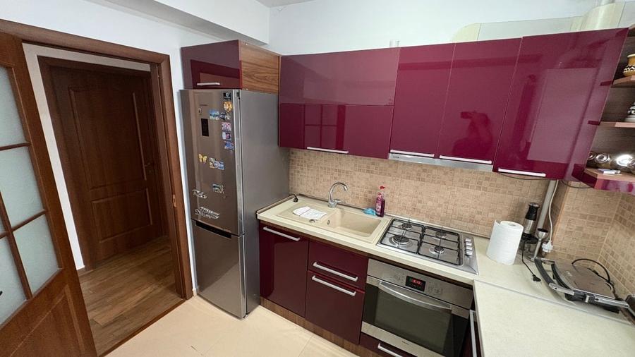 Apartament cu 3 camere decomandat, mobilat în Bucureștii Noi