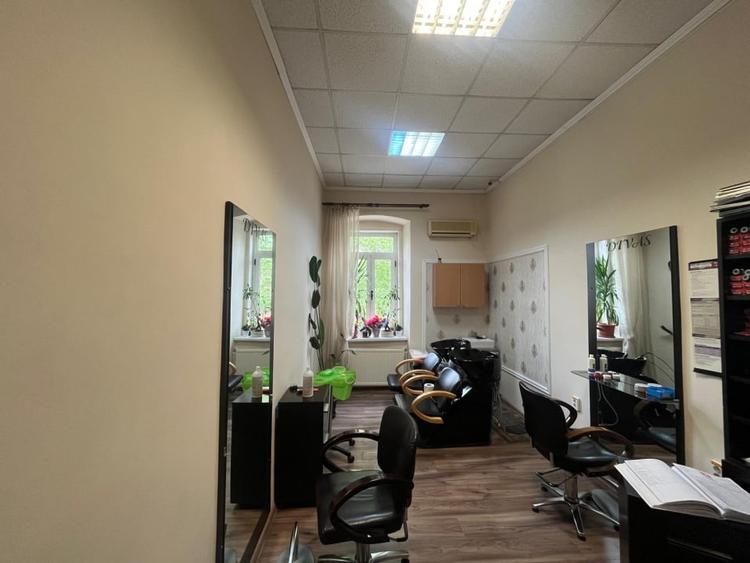 Spațiu comercial, de 721 mp, în Ultracentral