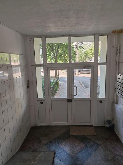 Apartament cu 3 camere decomandat în Dristor