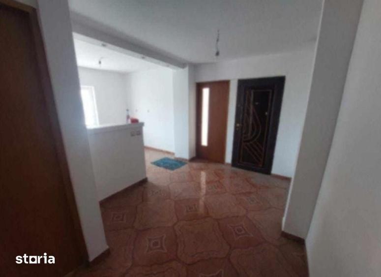 Apartament cu 2 camere decomandat în Micro 12