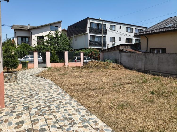 Casă cu 4 camere cu Canalizare în Central