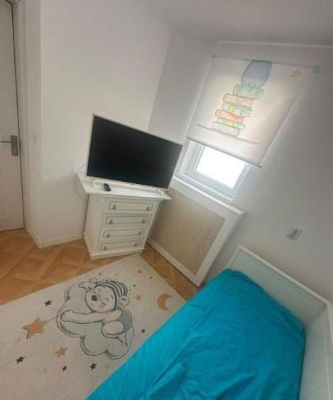 Apartament cu 3 camere semidecomandat, mobilat în Cișmigiu