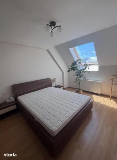 Apartament cu 3 camere decomandat, mobilat în Titan