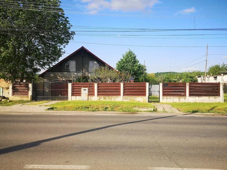 Casă cu Teren 577 Mp în Aninoasa