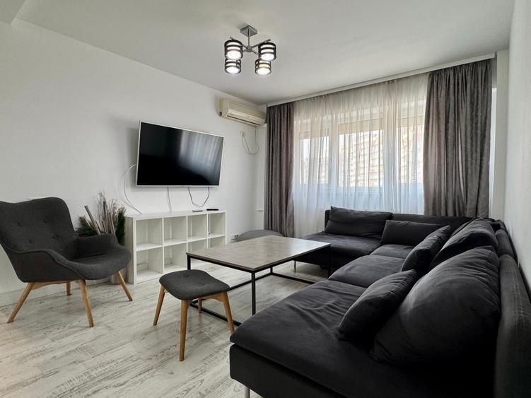 Apartament cu 3 camere semidecomandat în Ștefan cel Mare