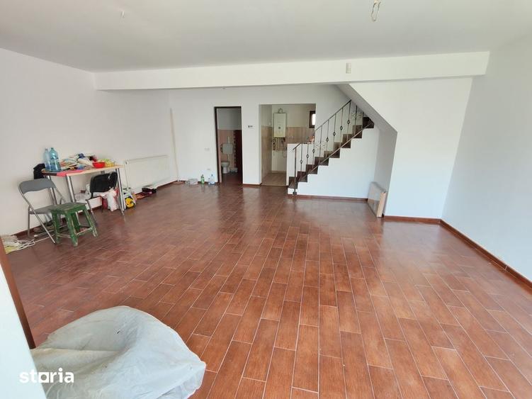 Casă cu 4 camere cu Teren 130 Mp în Central