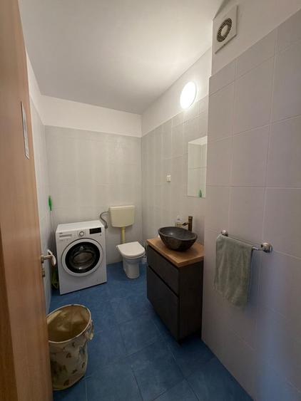 Apartament cu 3 camere decomandat, mobilat în Doamna Ghica