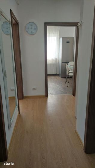 Apartament cu 2 camere decomandat în Tractorul
