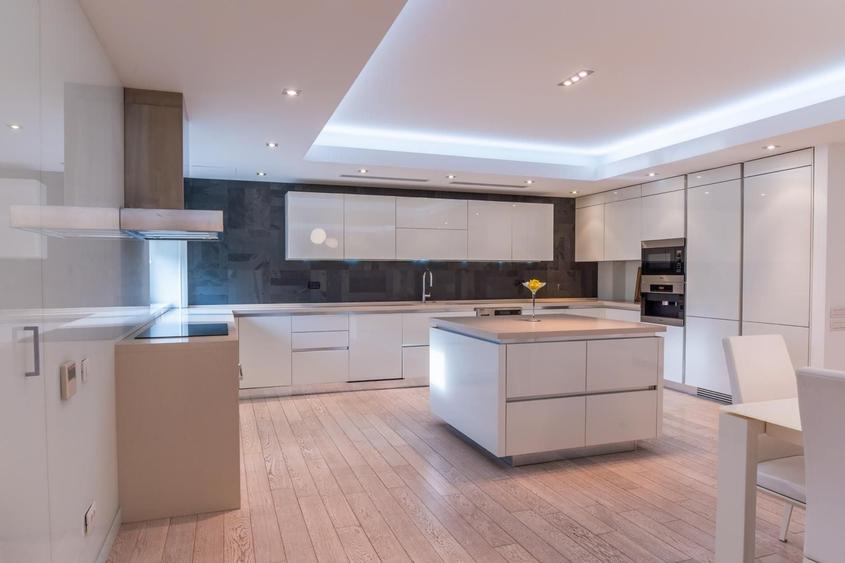 Apartament cu 3 camere, mobilat în Herăstrău
