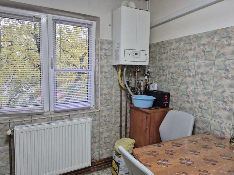 Apartament cu 2 camere decomandat în Rahova