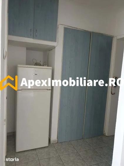 Apartament cu 2 camere semidecomandat în Grivița
