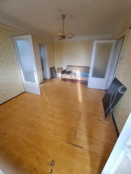 Apartament cu 2 camere semidecomandat în Ultimul leu