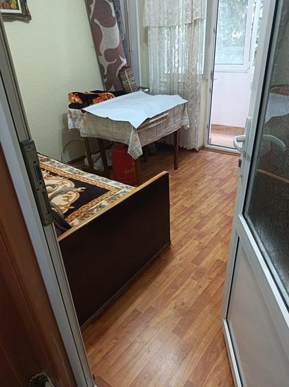 Apartament cu 2 camere decomandat în Exterior Vest