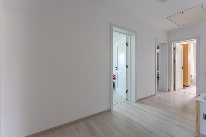 Casă individuală cu 5 camere cu Teren 652 Mp în Hărman