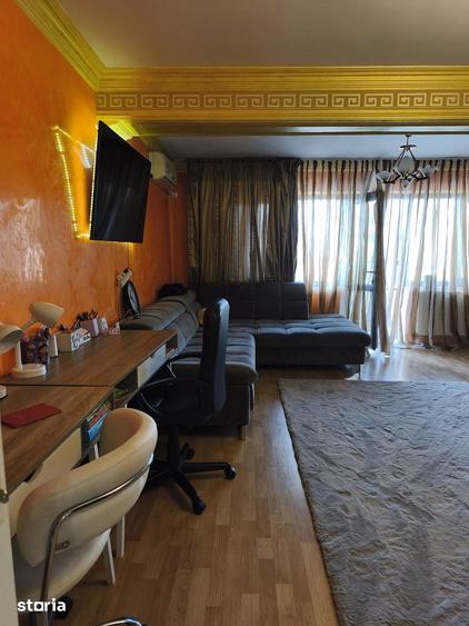 Casă cu 6 camere cu Teren 250 Mp în Tomis II