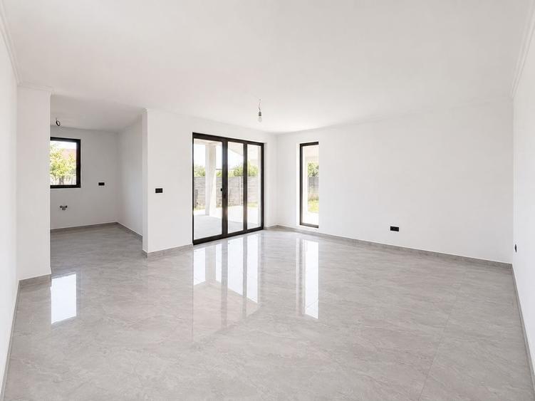 Duplex cu 4 camere cu Canalizare în Moșnița Nouă