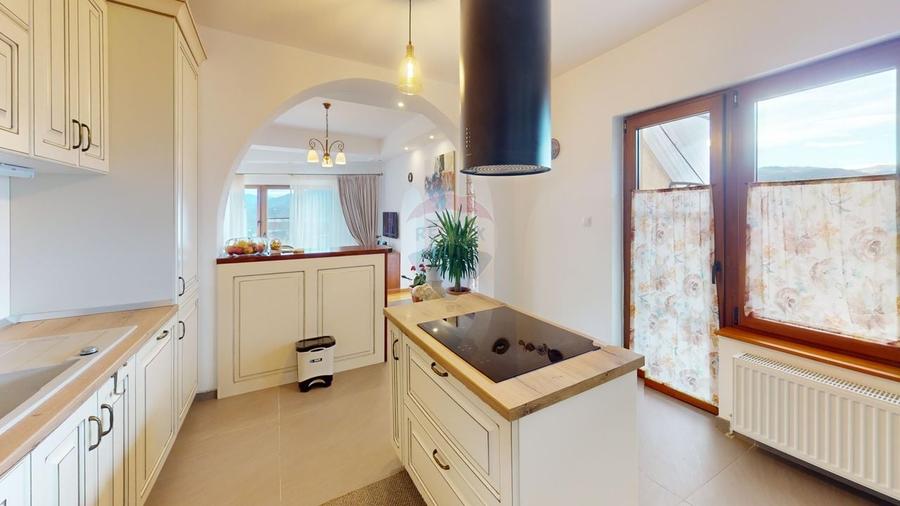 Casă individuală cu 5 camere cu Teren 1132 Mp în Cisnădioara