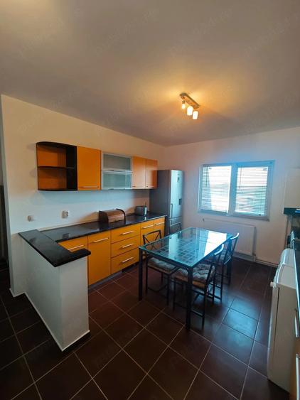 Apartament cu 3 camere decomandat în Dorobanți