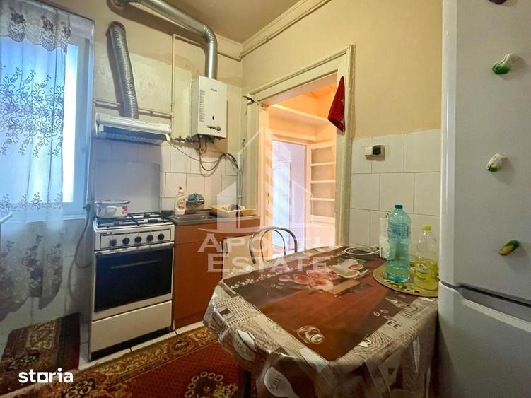 Apartament cu 2 camere decomandat în Drăgășani