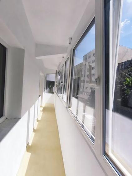 Apartament cu 4 camere decomandat, mobilat în Magheru