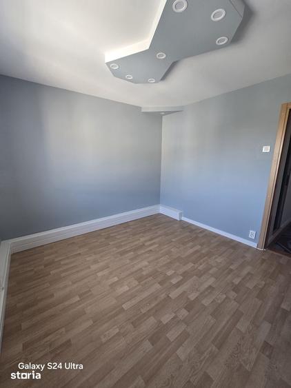Apartament cu 4 camere decomandat în Calea București