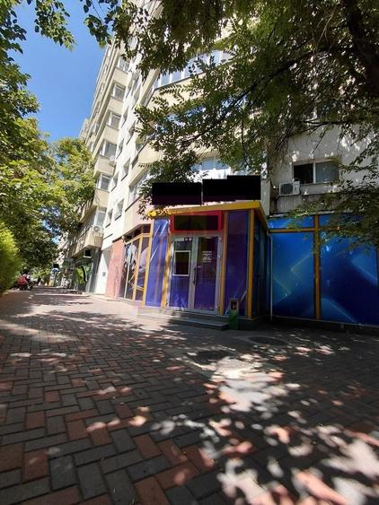 Spațiu comercial, de 140 mp, în Titan