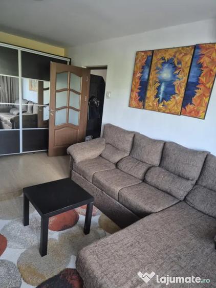 Apartament cu 3 camere semidecomandat în Drumul Taberei