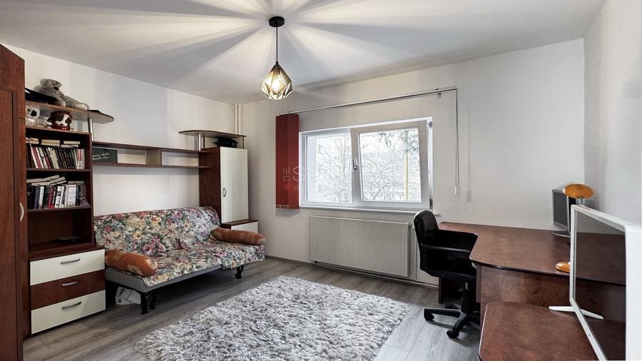 Apartament cu 3 camere decomandat, mobilat în Răcădău