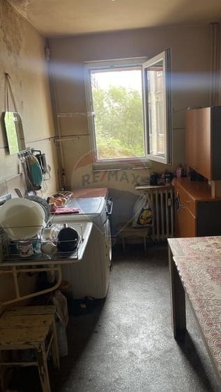Apartament cu 2 camere decomandat, mobilat în Progresul