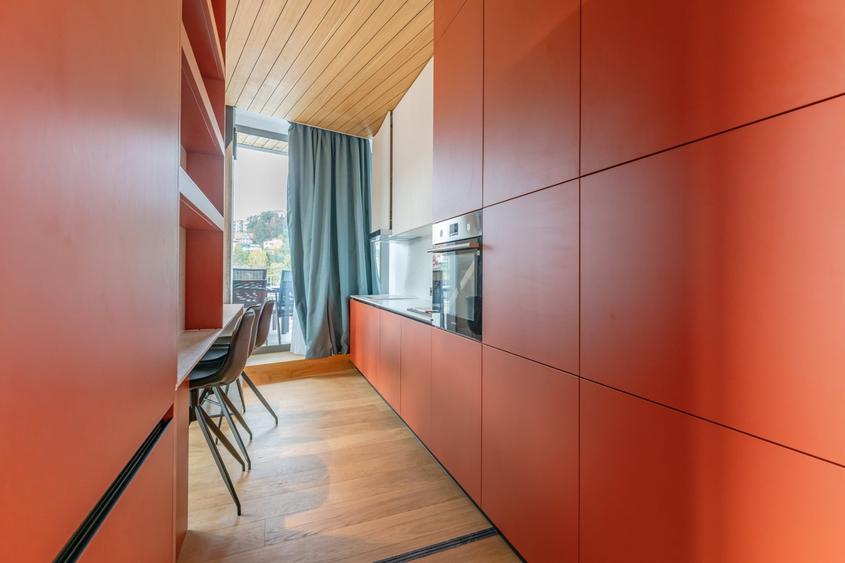 Apartament cu 4 camere decomandat, mobilat în Ultracentral