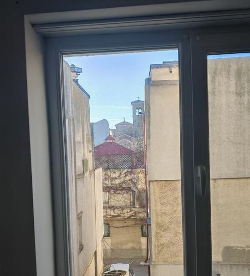 Apartament cu 3 camere decomandat în Peninsula