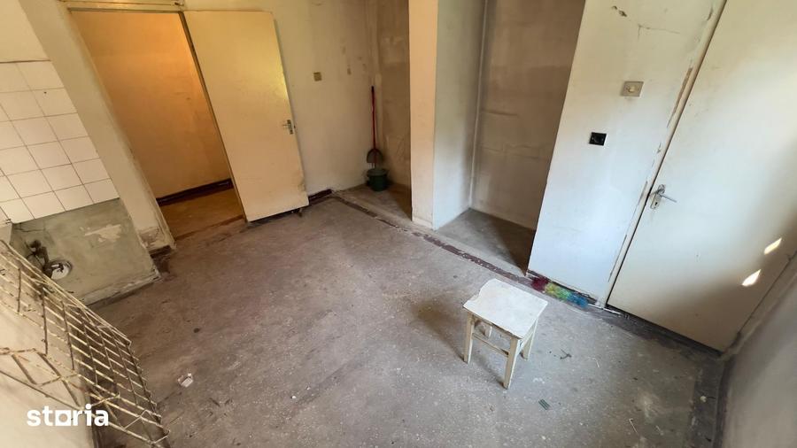 Apartament cu 2 camere decomandat în Petros