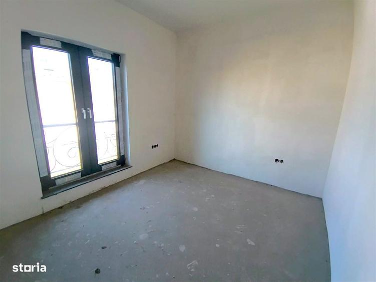 Casă cu 4 camere cu Teren 474 Mp în Șcheia