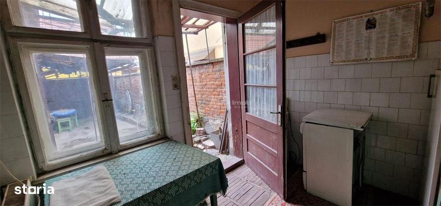 Casă cu 4 camere în Muncitoresc