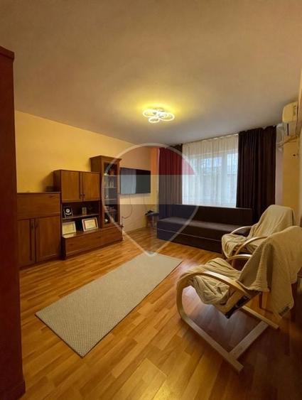 Apartament cu 2 camere semidecomandat, mobilat în Tătărași