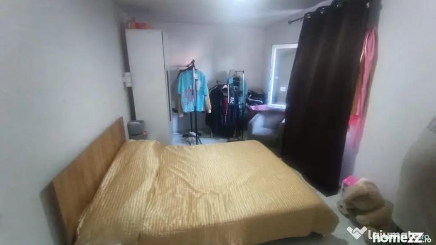Casă cu 5 camere cu Teren 332 Mp în Central