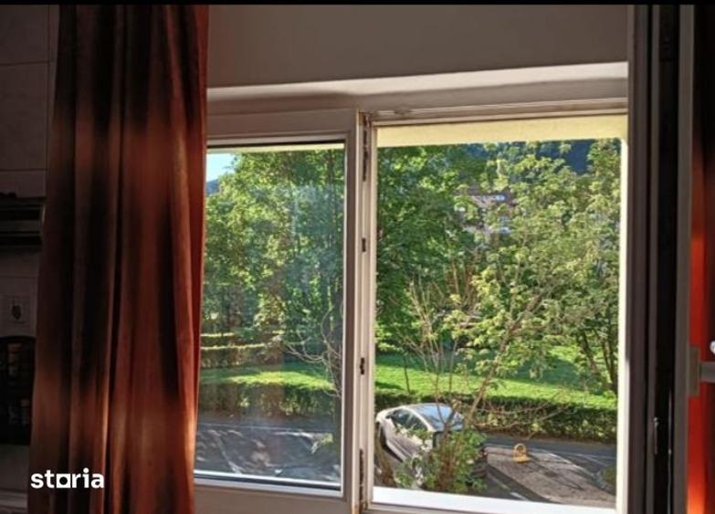 Apartament cu 3 camere decomandat în Valea Cetății