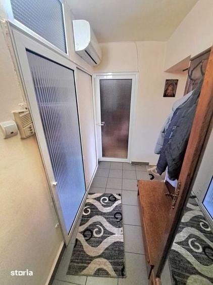 Apartament cu 3 camere decomandat în Intim