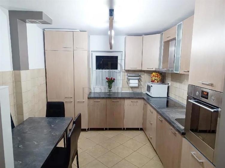 Apartament cu 4 camere decomandat, mobilat în Lipovei