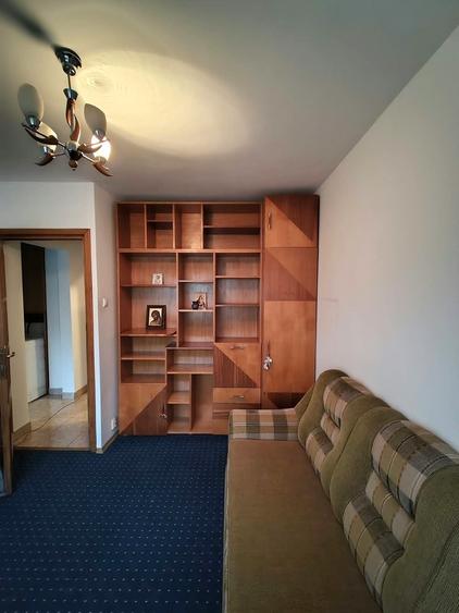 Apartament cu 3 camere decomandat în Berceni