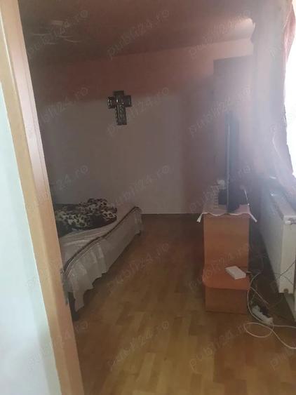 Casă cu 5 camere în Cogealac