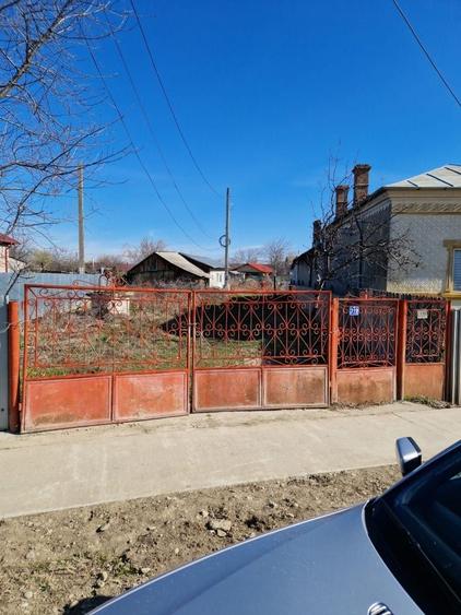 Teren de 2450 mp, în Unirea