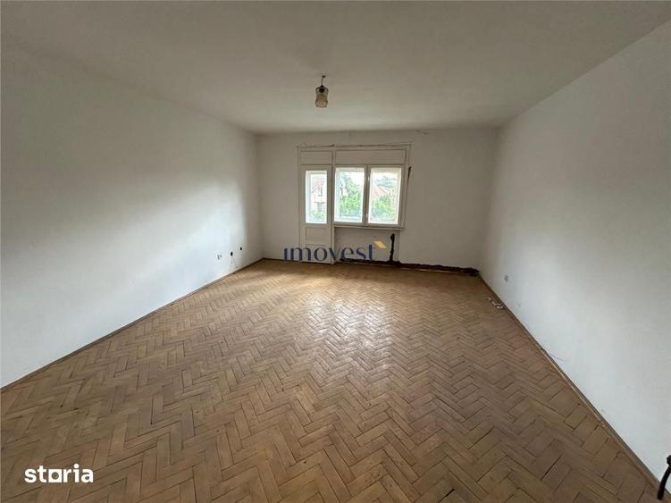 Casă cu 5 camere cu Teren 400 Mp în Titulescu