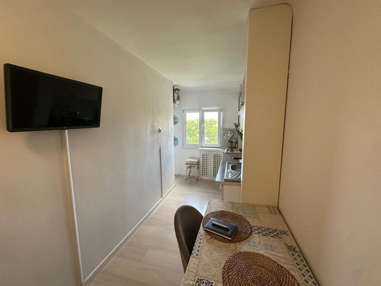 Apartament cu 2 camere decomandat, mobilat în Rovine
