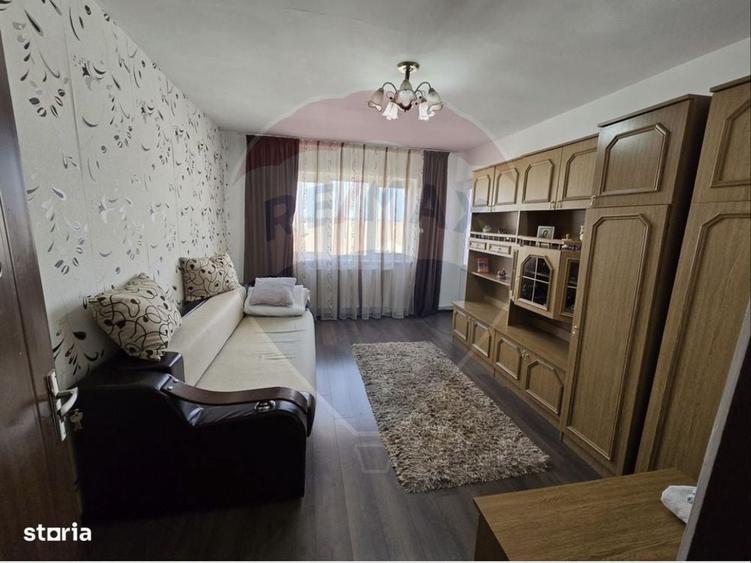 Apartament cu 2 camere decomandat în Teiș