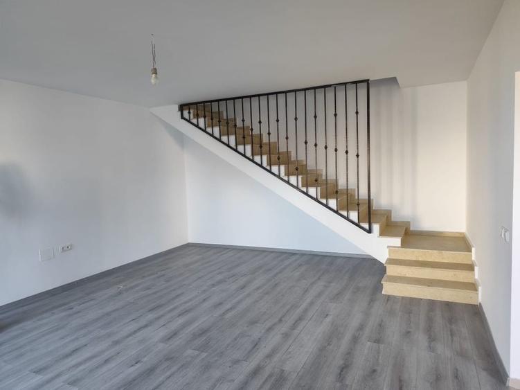 Casă cu 4 camere în Strejnicu